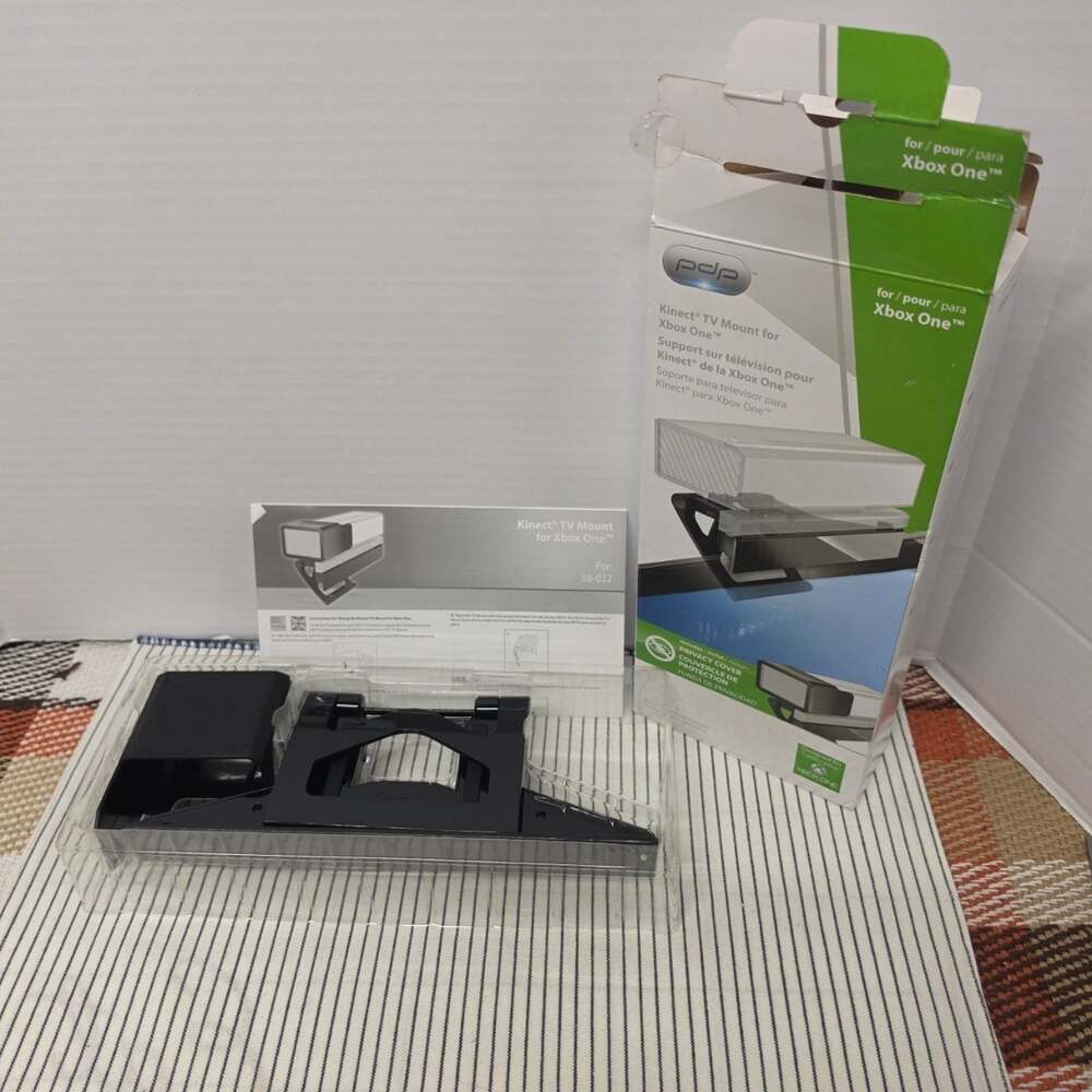 PDP Kinect TV Mount & Privacy Cover for Xbox One 38-032